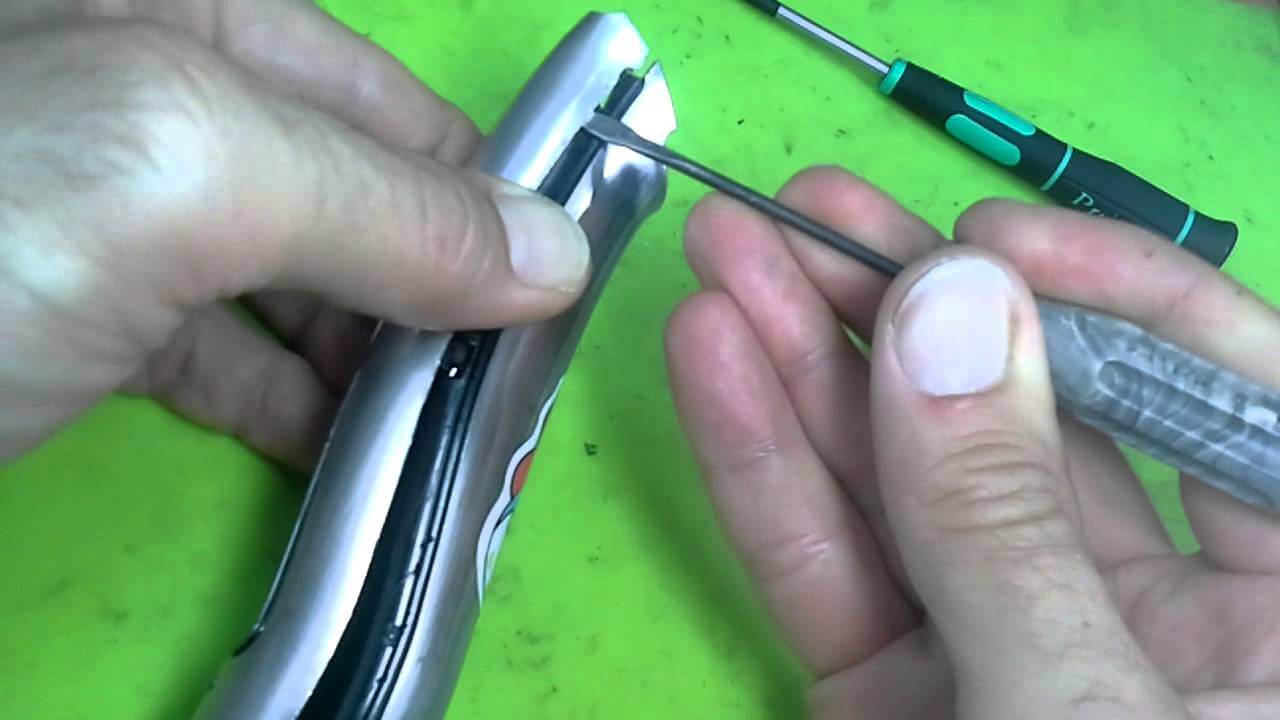 Как поменять батарейку в триммере для удаления волос